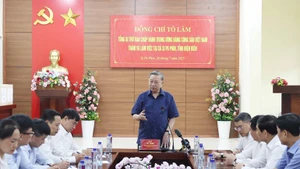 Party General Secretary To Lam at a working session with Si Pa Phin Commune, Dien Bien Province, July 26 (Photo: VNA).