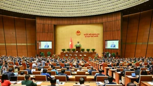 Overview of the opening of the 10th session of the 15th National Assembly. (Photo: DUY LINH)