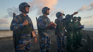 Training and combat readiness work is maintained at a high level in Truong Sa, contributing to the protection of the Fatherland's frontiers and the success of the 14th National Party Congress. (Photo: TRUNG HUNG)