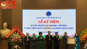 The VPDF was awarded the First-Class Labour Order on the occasion of its 20th anniversary (Photo: HONG DUY)