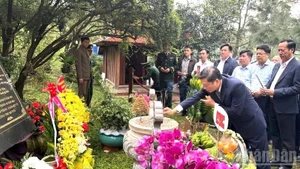 Quang Tri leaders pay tribute to General Vo Nguyen Giap