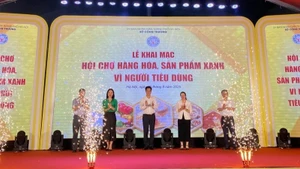 Delegates launch the fair