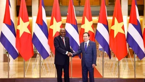 National Assembly Chairman Tran Thanh Man (R) and President of the National Assembly of People’s Power of Cuba Esteban Lazo Hernandez at their meeting in Ha Noi on November 2, 2024 (Photo: VNA)
