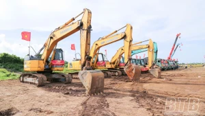 Works starts on a modern technology domestic solid waste incineration plant in Thai Thuy Commune.