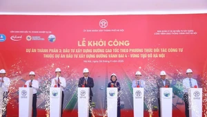 Delegates launch the project