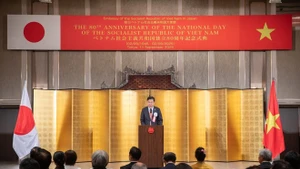 Vietnamese Ambassador Pham Quang Hieu speaks at the ceremony. (Photo: VNA)