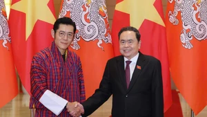 National Assembly Chairman Tran Thanh Man (R) and King of Bhutan Jigme Khesar Namgyel Wangchuck. (Photo: NDO)