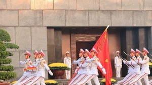 The honour guard march in review past the Ho Chi Minh Mausoleum. (File photo: VNA)