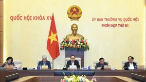 NA Chairman Tran Thanh Man (centre) speaks at the session. (Photo: daibieunhandan.vn)