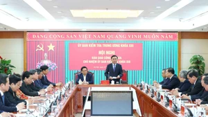 Permanent Member of the Party Central Committee’s Secretariat Tran Cam Tu speaks at the handover ceremony in Ha Noi on November 7. (Photo: VNA)