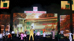 A performance at the opening ceremony (Photo: hanoimoi.vn)