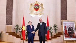Chairman of the Vietnamese National Assembly Tran Thanh Man (L) and President of the Moroccan House of Councillors Mohamed Ould Errachid (Photo: VNA)