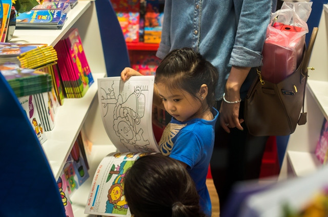 Hanoi’s first book street promises to become new hangout for book lovers ảnh 12 Hanoi’s first book street promises to become new hangout for book lovers ảnh 12