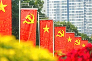 The money gifts are given on the occasion of the 14th Party Congress and the Lunar New Year.