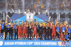 The Viet Nam national men’s football teamsuccessfully defend their title as the champion of Southeast Asia's premier tournament, bringing its total number of championship wins to four (Photo: nhandan.vn)