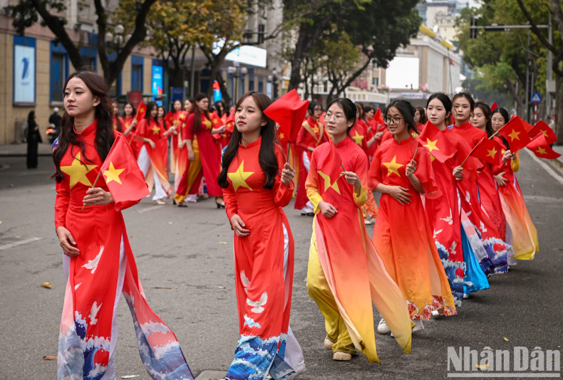 Each piece of the map represents each person and each region; when everyone joins hands, we will create a strong and resilient Vietnam. Each piece of the map represents each person and each region; when everyone joins hands, we will create a strong and resilient Vietnam.