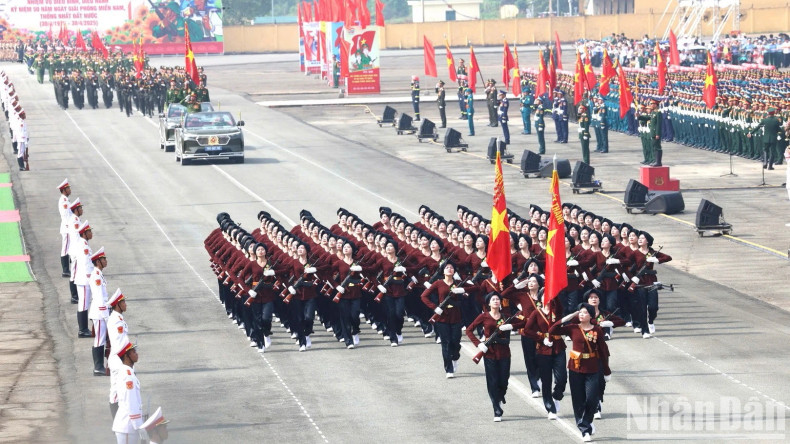 Participating in the 2nd general rehearsal at Bien Hoa Airport, there are more than 13,000 officers and soldiers of the armed forces.