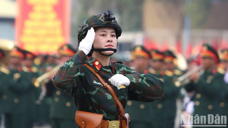 The female leader of the female information officers.