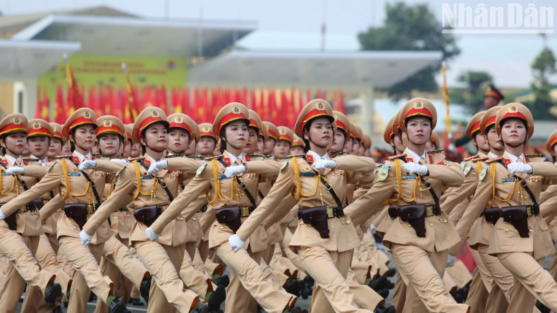 Female traffic police.