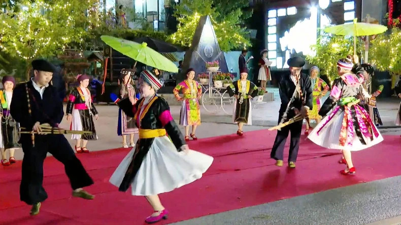 A performance of the H’Mong ethnic people’s khen dance takes place at the opening ceremony of the festival.