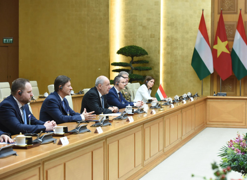 Members of the delegation accompanying Hungarian President Sulyok Tamas attend the meeting. Members of the delegation accompanying Hungarian President Sulyok Tamas attend the meeting.