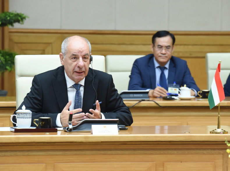 Hungarian President Sulyok Tamas speaks at the meeting. Hungarian President Sulyok Tamas speaks at the meeting.