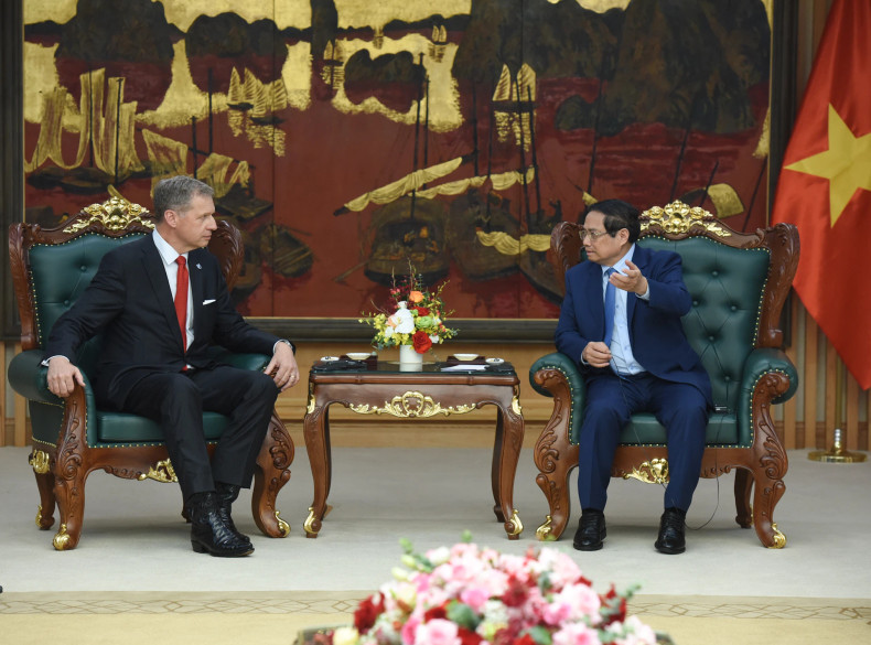 Prime Minister Pham Minh Chinh receives Steven Kobos, President and CEO of Excelerate Energy (US). Prime Minister Pham Minh Chinh receives Steven Kobos, President and CEO of Excelerate Energy (US).