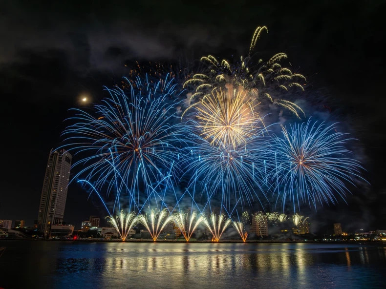 The Da Nang International Fireworks Festival (DIFF) is expected to draw tens of thousands of domestic and international visitors. (Photo: diff.vn) The Da Nang International Fireworks Festival (DIFF) is expected to draw tens of thousands of domestic and international visitors. (Photo: diff.vn)