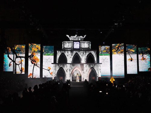 The main stage featured the image of Turtle Tower - one of the iconic symbols of Hanoi. (Photo: vietnamnet.vn) The main stage featured the image of Turtle Tower - one of the iconic symbols of Hanoi. (Photo: vietnamnet.vn)