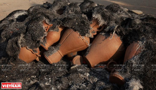 Pottery pieces after firing. (Photo: Vietnam Pictorial)