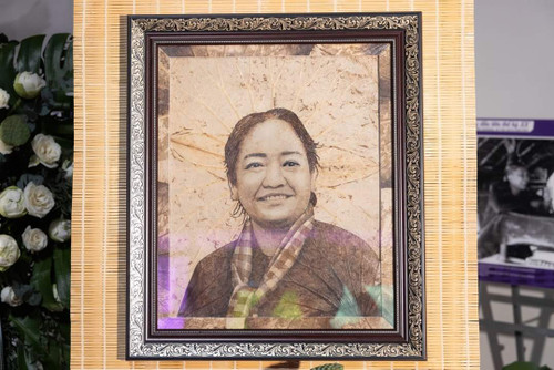 Lotus leaf-made painting of female general Nguyen Thi Dinh (Photo: Vietnam Women's Museum) Lotus leaf-made painting of female general Nguyen Thi Dinh (Photo: Vietnam Women's Museum)