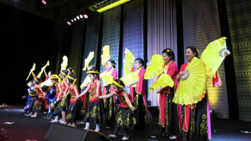 A performance by members of Canh Dieu group. A performance by members of Canh Dieu group.