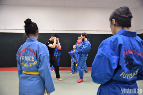 Thang Long Vovinam Martial Arts School attracts the participation of many French children as well. (Photo: Minh Duy) Thang Long Vovinam Martial Arts School attracts the participation of many French children as well. (Photo: Minh Duy)