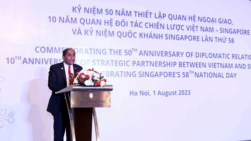 Singaporean Ambassador to Vietnam Jaya Ratnam speaking at the ceremony (Photo: qdnd.vn) Singaporean Ambassador to Vietnam Jaya Ratnam speaking at the ceremony (Photo: qdnd.vn)