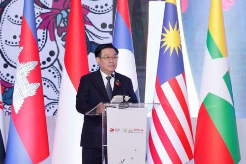 NA Chairman Vuong Dinh Hue delivers his speech at the first plenary session of the 44th ASEAN Inter-Parliamentary Assembly in Jakarta, Indonesia on August 7, 2023 (Photo: VNA)