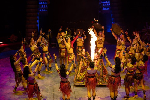 A gong performance featured in the play (Photo: anninhthudo.vn)