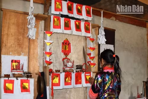 Votive papers pasted on daily labour tools, doors, kitchens, and barn doors.