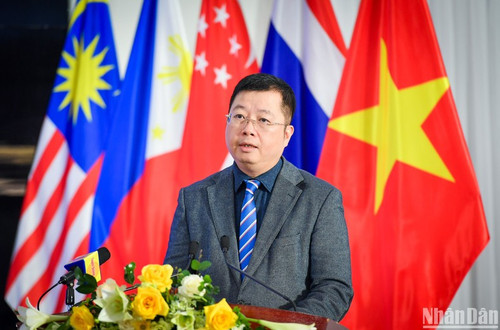 Deputy Minister of Information and Communications Nguyen Thanh Lam addressing the opening ceremony. Deputy Minister of Information and Communications Nguyen Thanh Lam addressing the opening ceremony.