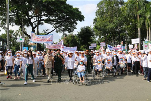 Around 5,000 people join charity walk for AO/dioxin victims in Ho Chi Minh City on August 12, 2023 (Photo: VNA)