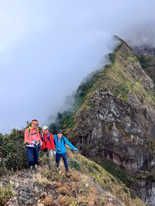 Conquering Chu Va 12 Mount is not for those afraid of heights, as climbers must focus on their feet to choose safe and accurate footholds. Conquering Chu Va 12 Mount is not for those afraid of heights, as climbers must focus on their feet to choose safe and accurate footholds.