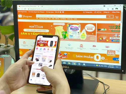 Shopee dominates in ASEAN, with total GMV revenue of 55.1 billion USD last year. Shopee dominates in ASEAN, with total GMV revenue of 55.1 billion USD last year.