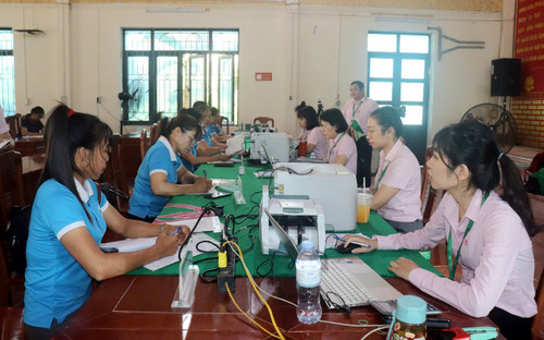 Lang Giang district's Social Policy Bank facilitates direct lending and delegated lending through organisations, with total outstanding loans exceeding 463 billion VND benefiting around 11,000 households. (Photo: langgiang.bacgiang.gov.vn) Lang Giang district's Social Policy Bank facilitates direct lending and delegated lending through organisations, with total outstanding loans exceeding 463 billion VND benefiting around 11,000 households. (Photo: langgiang.bacgiang.gov.vn)