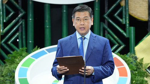 Vice Chairman of the Ho Chi Minh City People's Committee Nguyen Van Dung speaking at the opening ceremony Vice Chairman of the Ho Chi Minh City People's Committee Nguyen Van Dung speaking at the opening ceremony