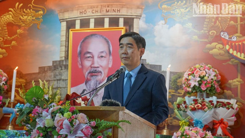 Vietnamese Ambassador to Thailand Pham Viet Hung speaks at the event