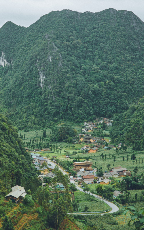 An aerial view of Lung Cam Village (Photo: baodantoc.vn)