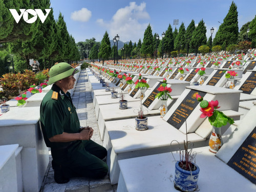 Each year, Vi Xuyen National Martyrs Cemetery receives tens of thousands of tourists (Photo: VOV) Each year, Vi Xuyen National Martyrs Cemetery receives tens of thousands of tourists (Photo: VOV)