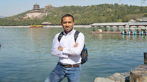 Teacher Cil Duin — the first PhD holder from the K'ho ethnic group.