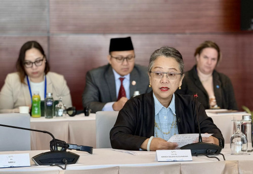 Armida Salsiah Alisjahbana, Executive Secretary of the United Nations Economic and Social Commission for Asia and the Pacific, speaks at the session (Photo: congthuong.vn)