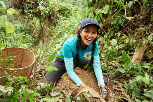 H'Hen Nie has participated in various reforestation campaigns (Photo: VN+) H'Hen Nie has participated in various reforestation campaigns (Photo: VN+)
