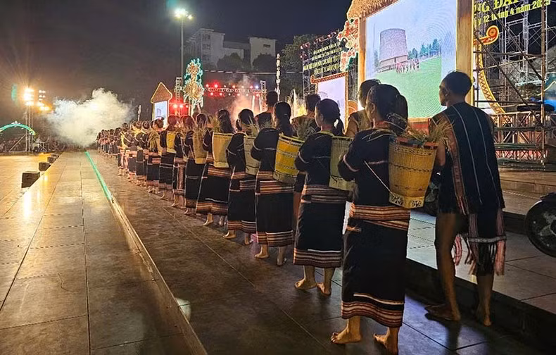 The festival gathers nearly 800 artisans in the province